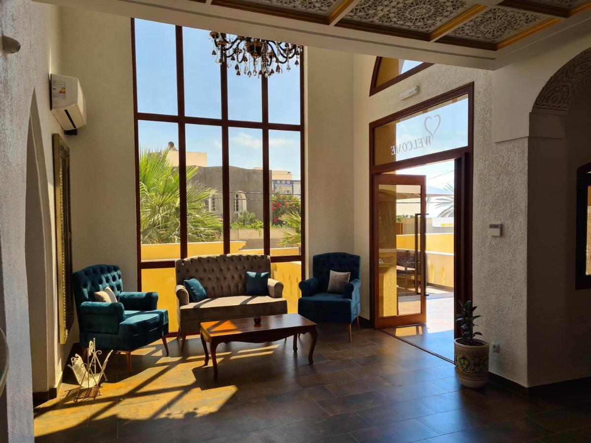 Mahdia - Baghdadi - Laourient Apartments, Restaurant, Cafe ภายนอก รูปภาพ