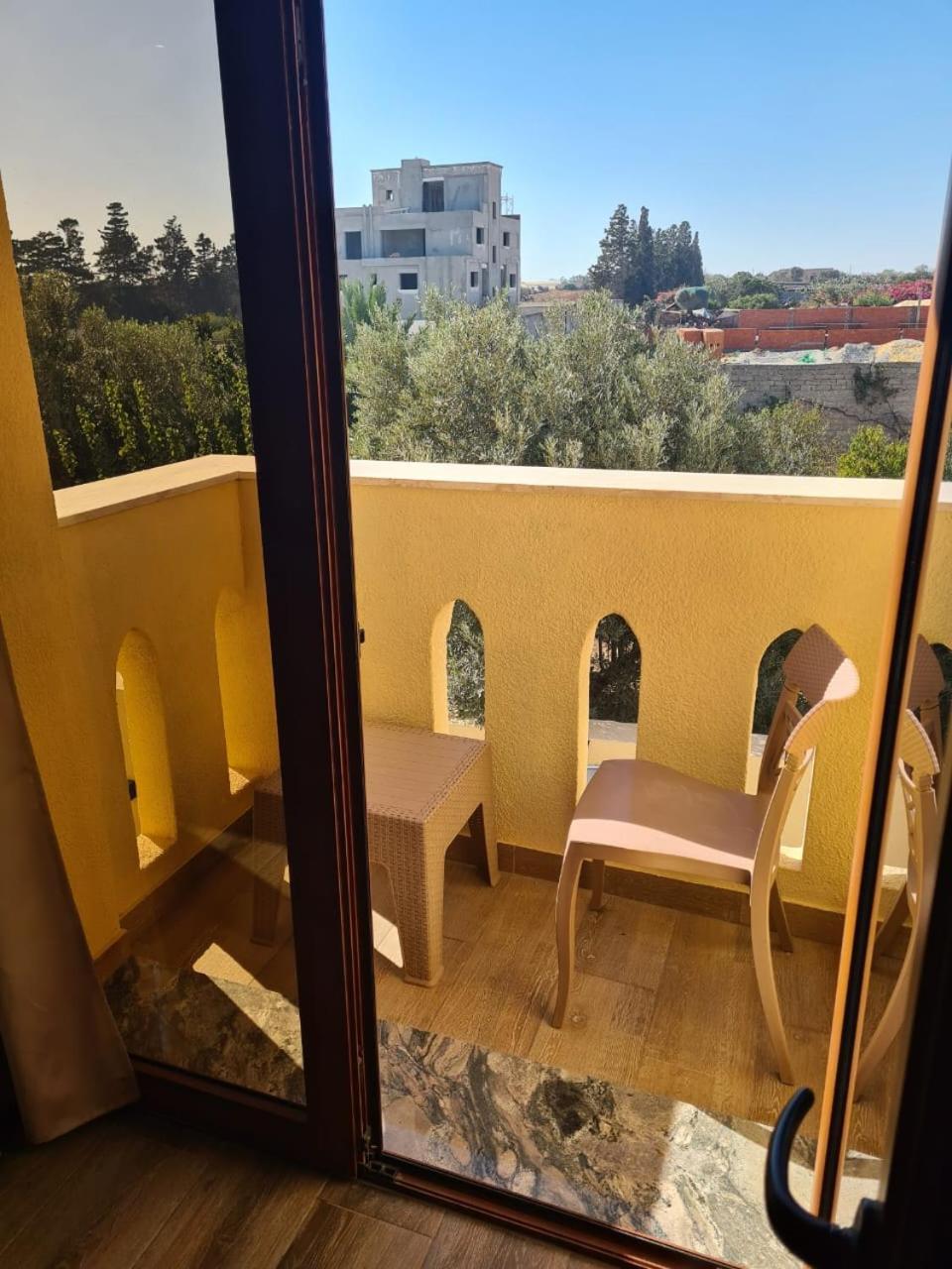 Mahdia - Baghdadi - Laourient Apartments, Restaurant, Cafe ภายนอก รูปภาพ